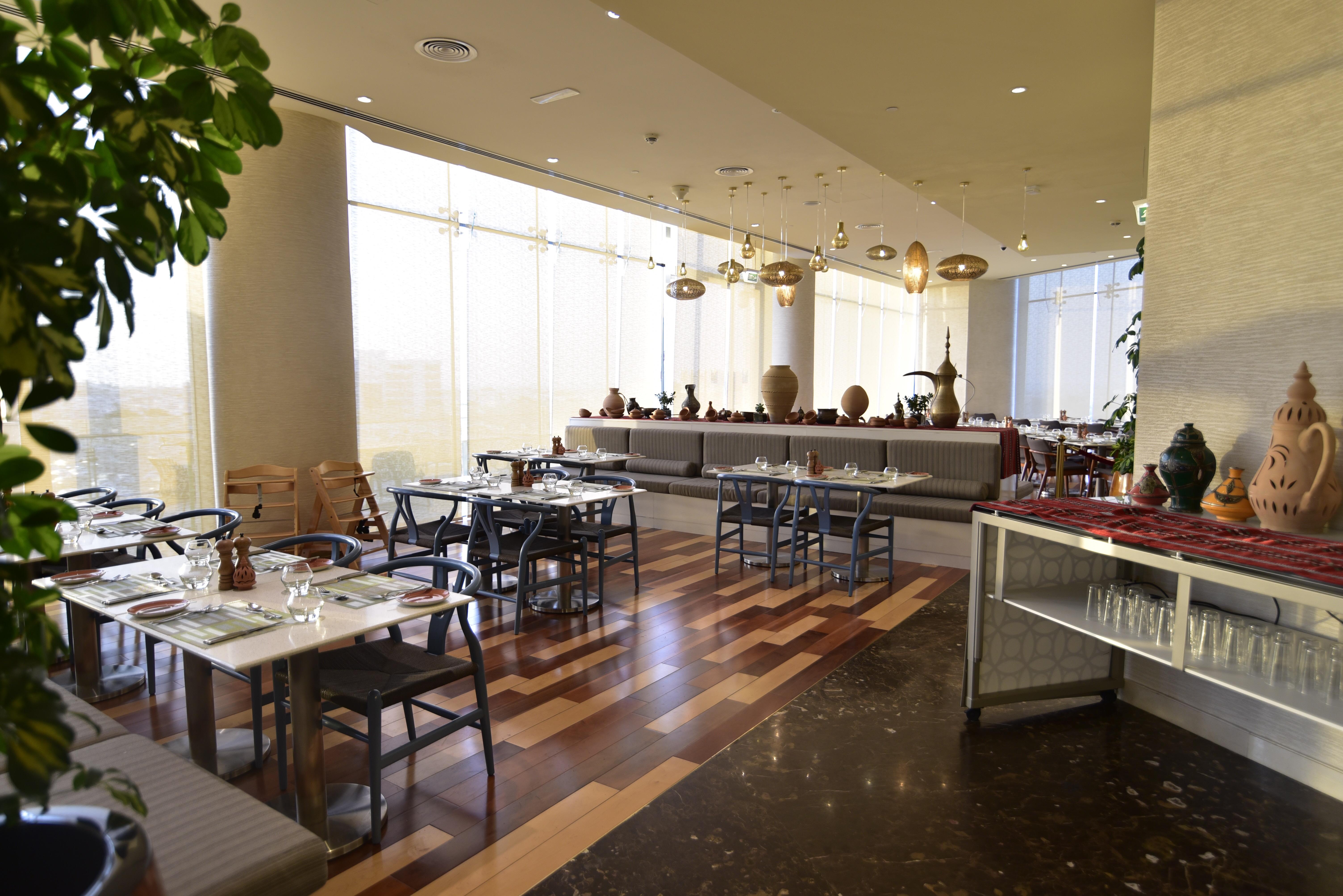 Grand Millennium Muscat Hotel Exterior foto The restaurant