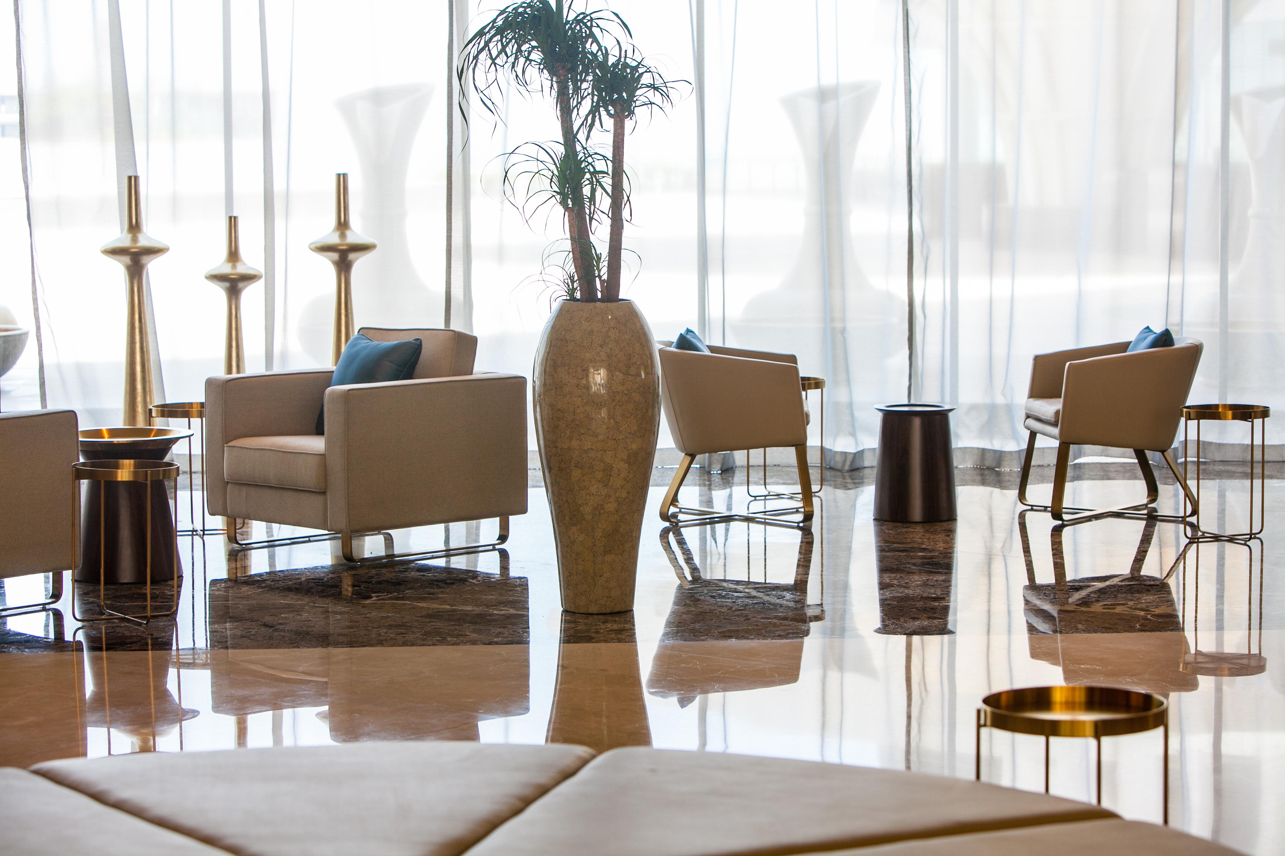 Grand Millennium Muscat Hotel Exterior foto Lobby